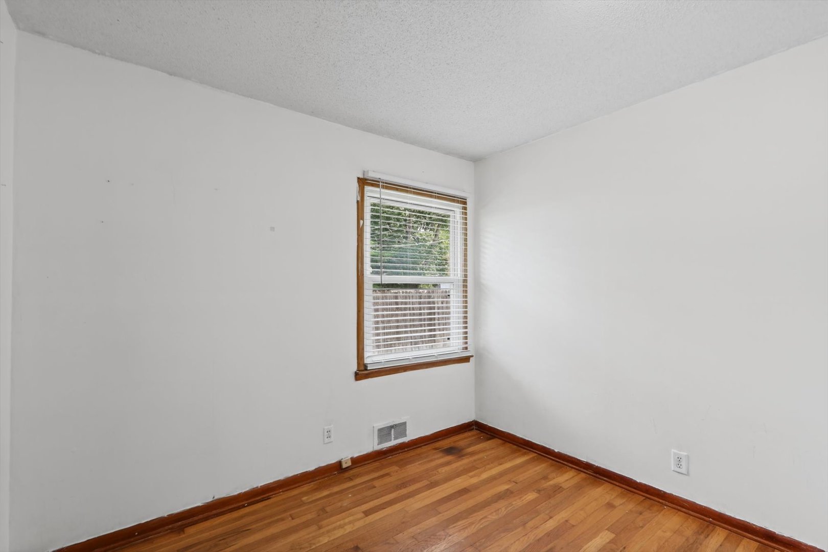 1802 Peach Street Property Photo 17