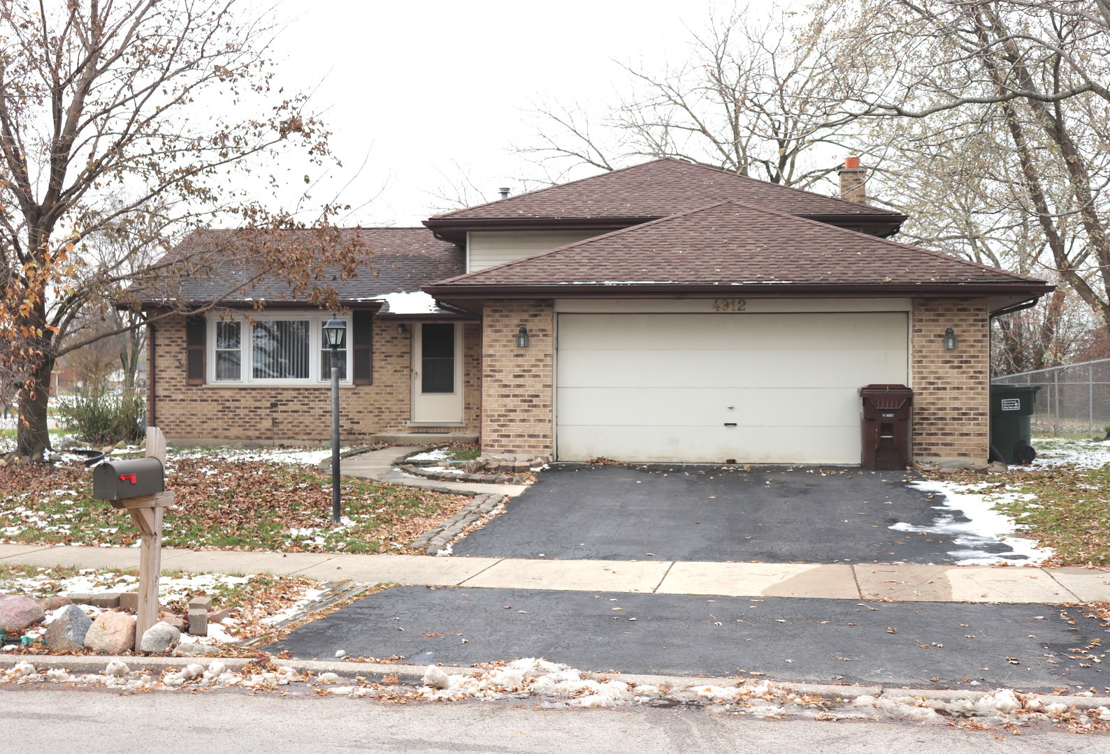 4912 Arquilla Drive Property Photo 1