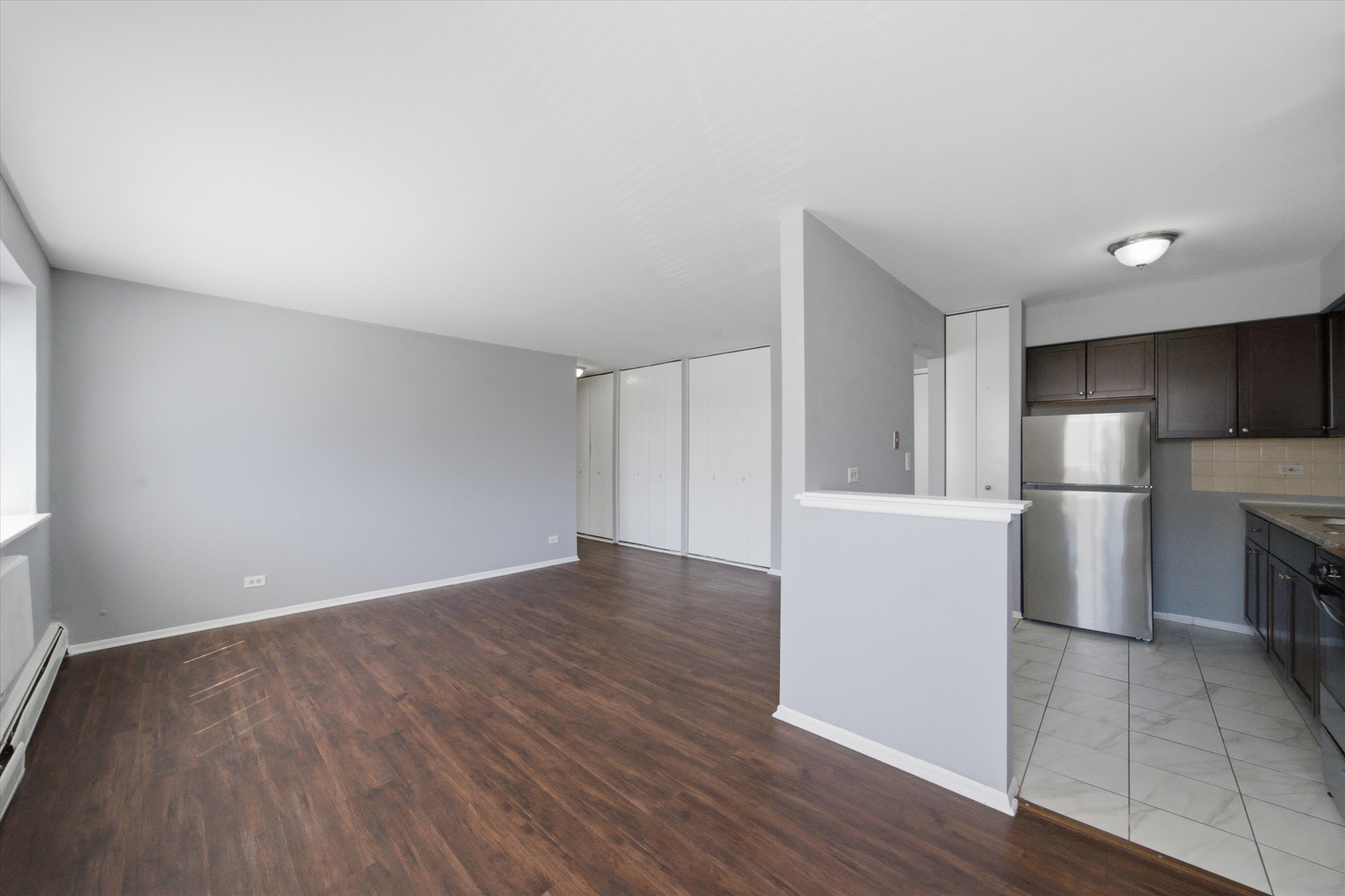 7320 N Rogers Avenue 210 Property Photo 3