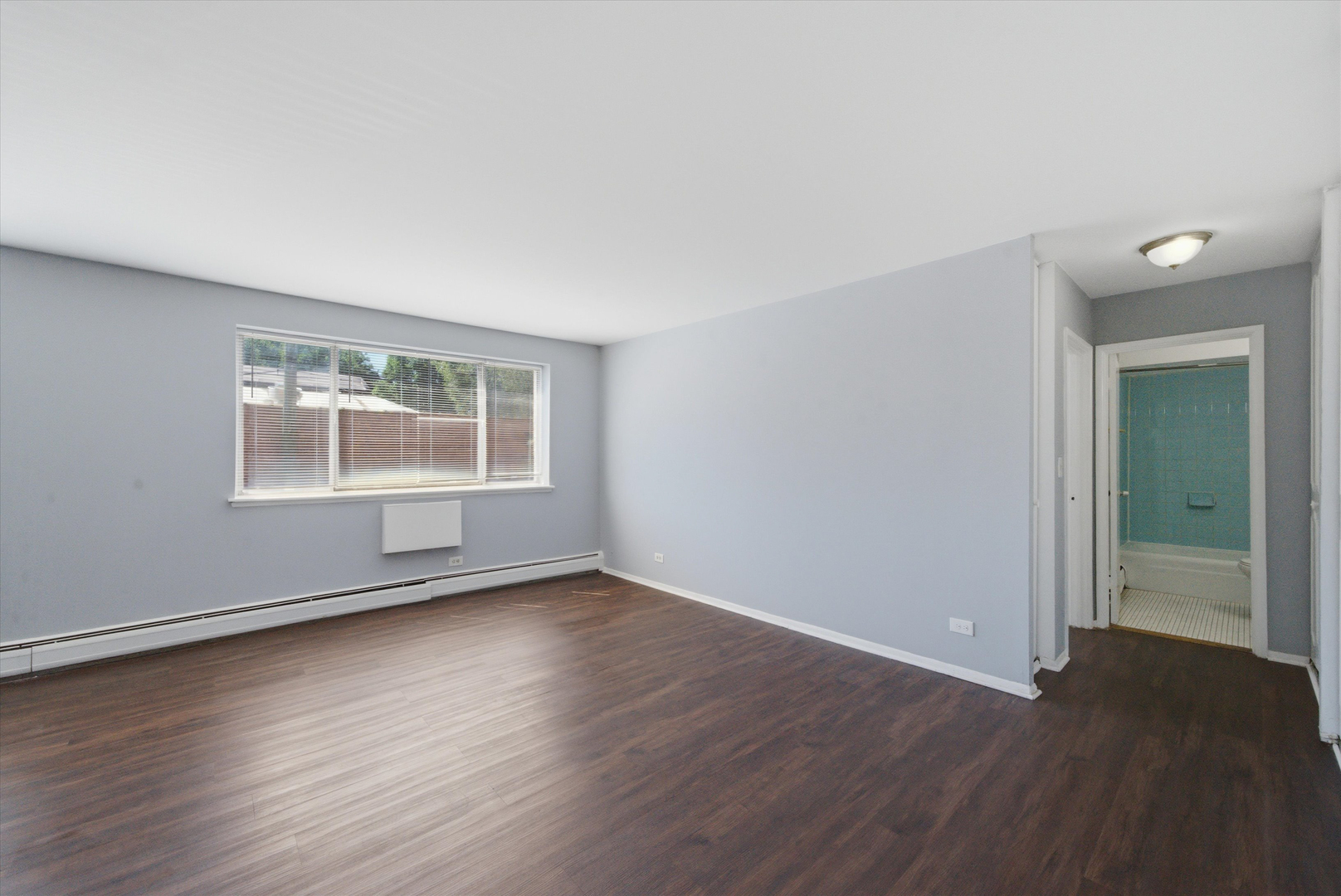 7320 N Rogers Avenue 210 Property Photo 7