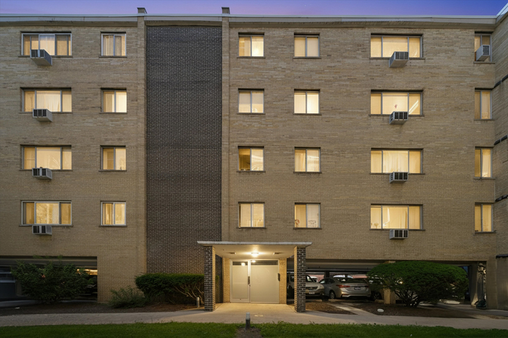 7320 N Rogers Avenue 210 Property Photo 11