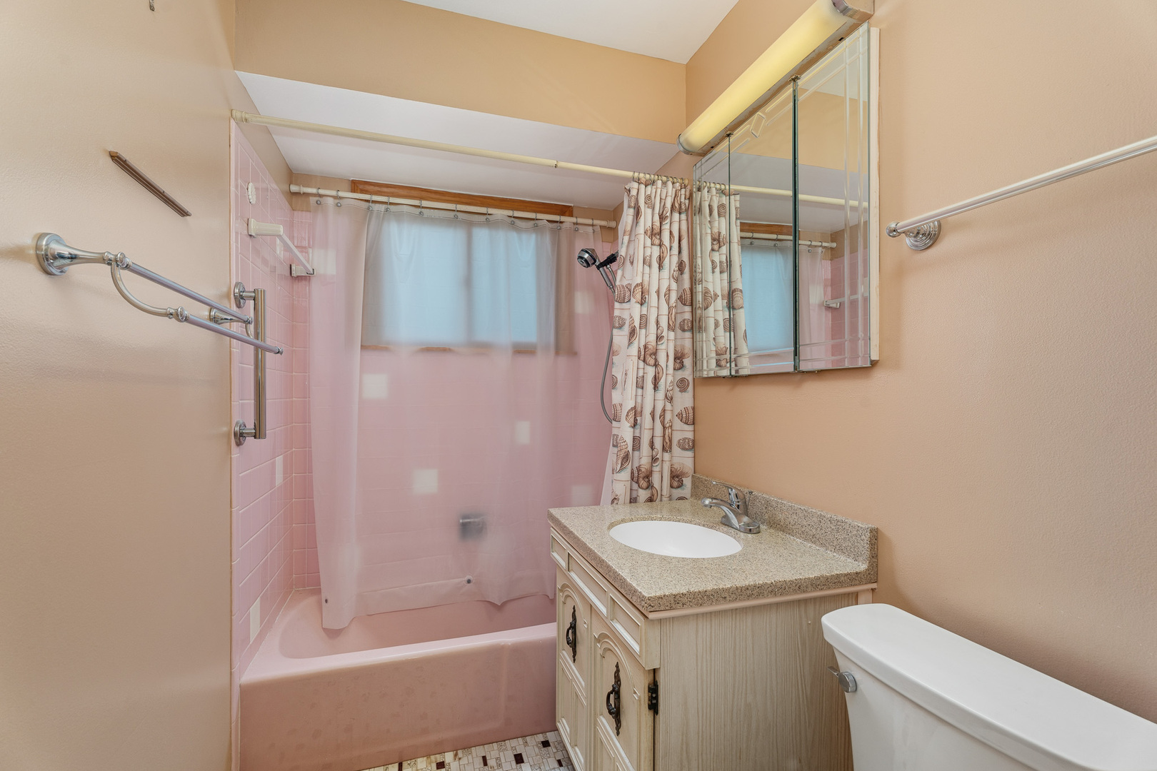 78 S Clarendon Avenue Property Photo 18