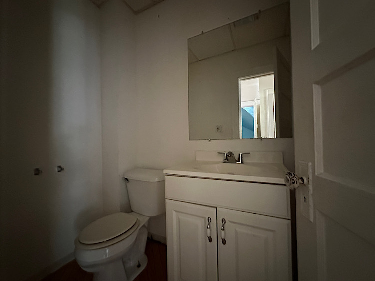 10509 S Corliss Avenue Property Photo 6