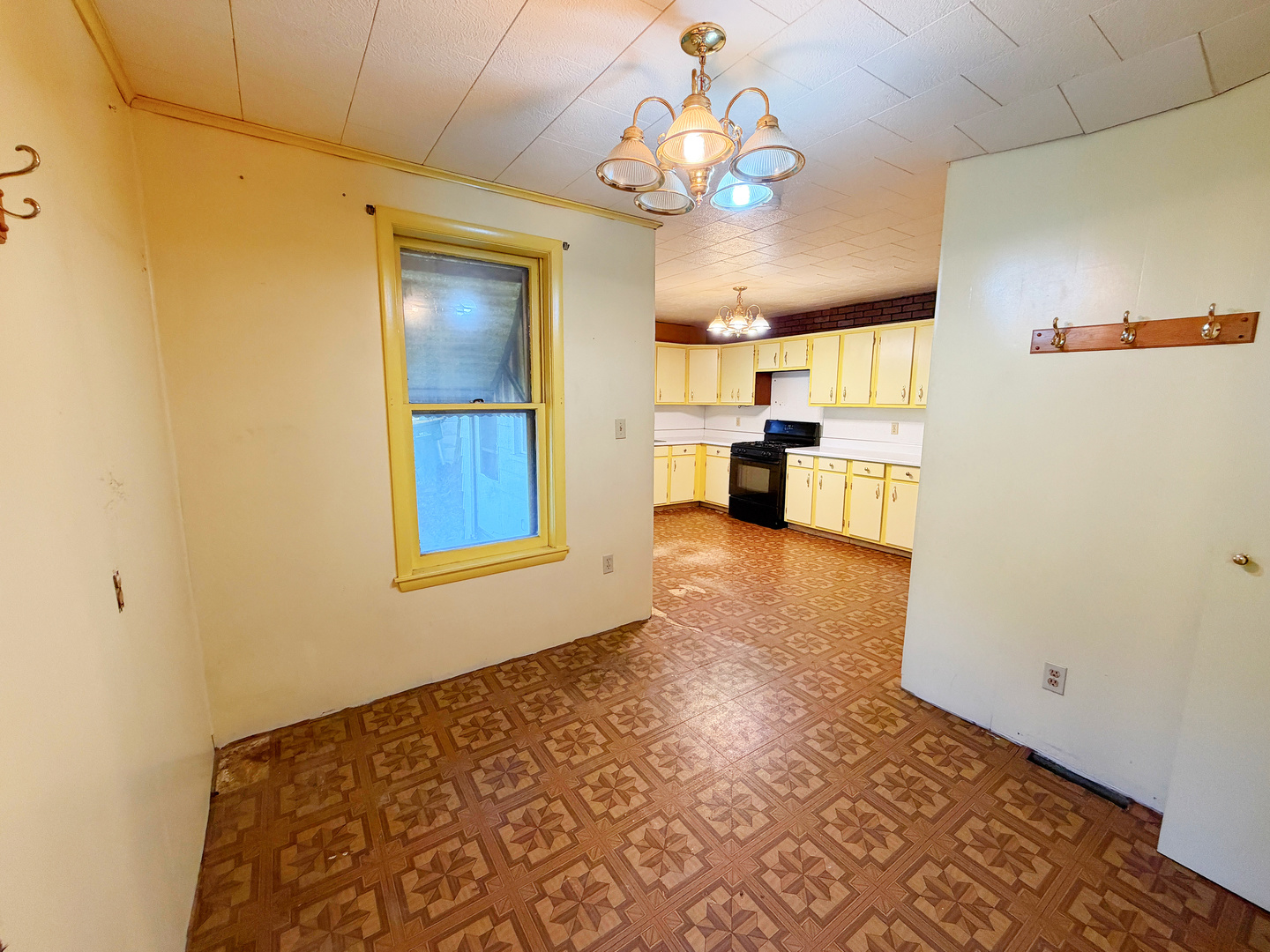 1402 N Sterling Street Property Photo 7