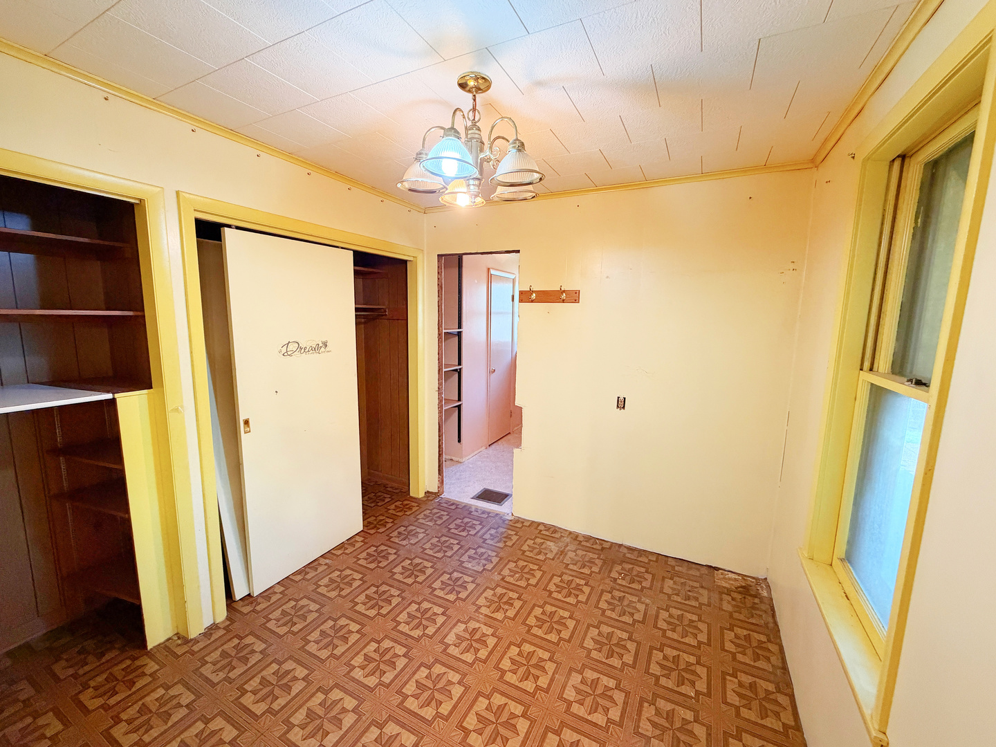 1402 N Sterling Street Property Photo 8