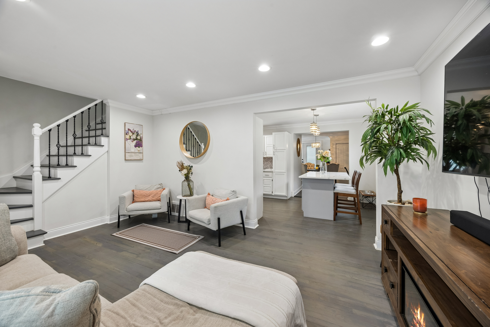 6118 S Austin Avenue Property Photo 11