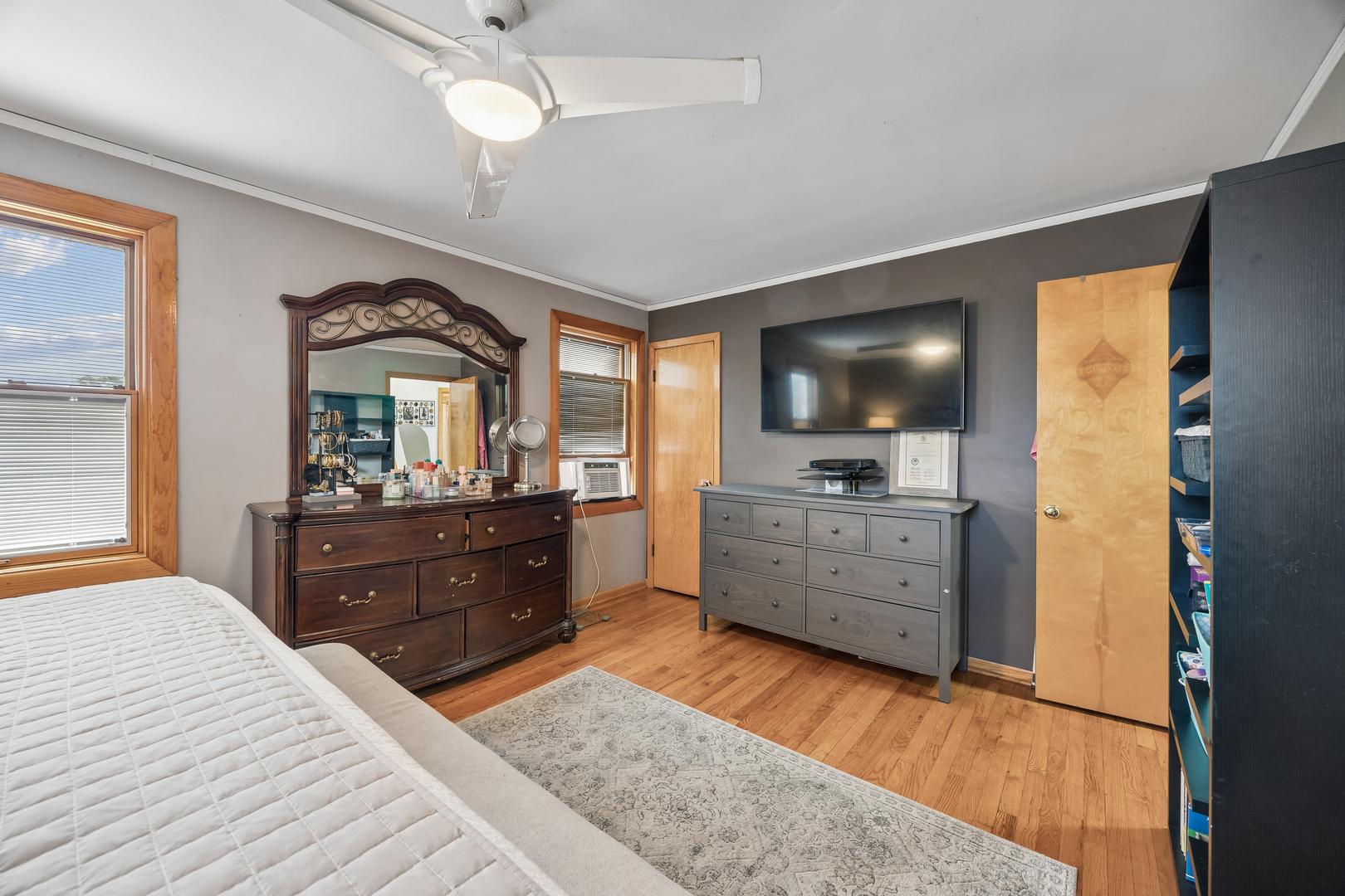 6118 S Austin Avenue Property Photo 17