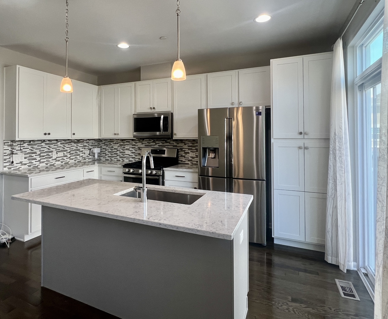 828 Center Street Property Photo 8