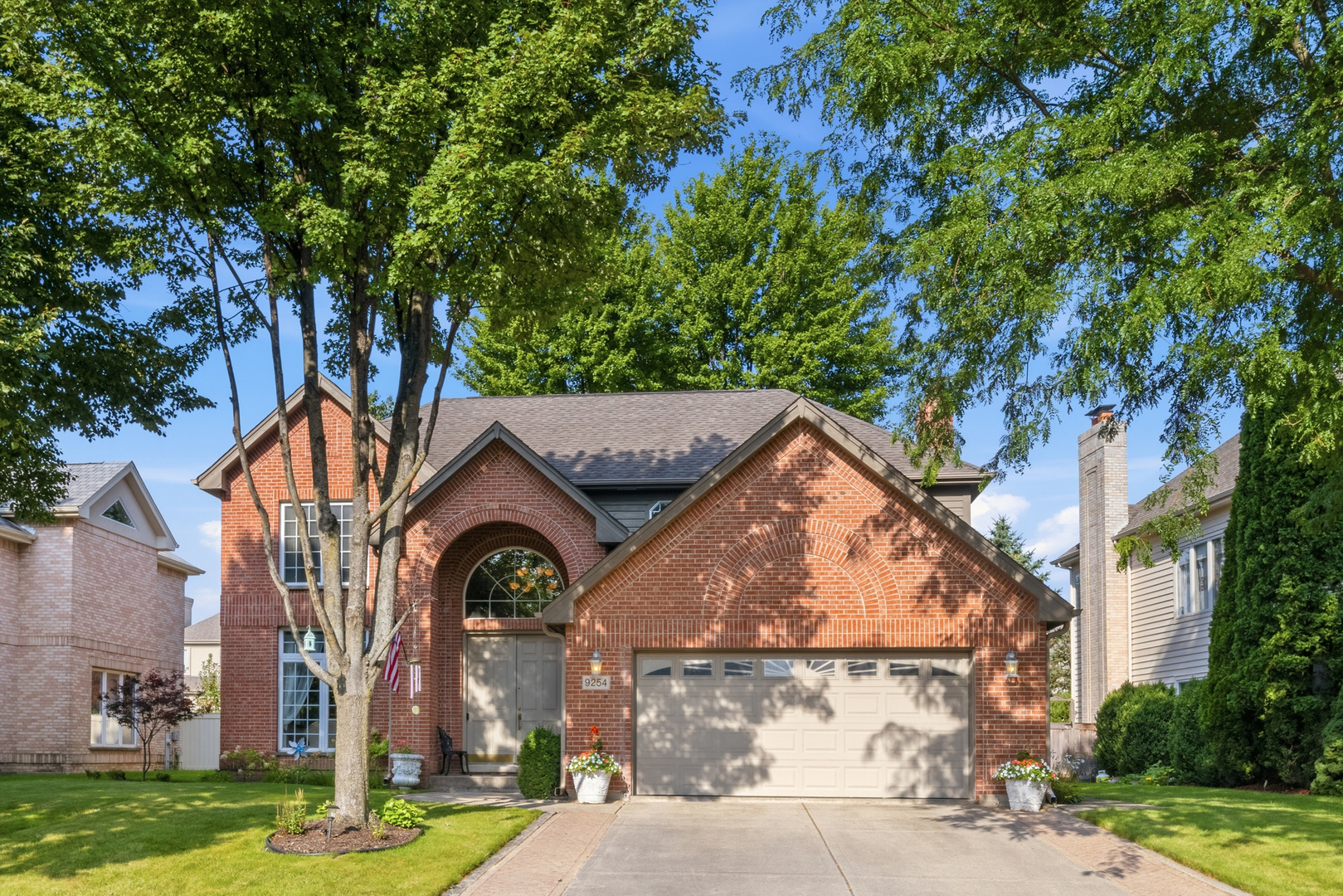 9254 Nagle Avenue Property Photo 1