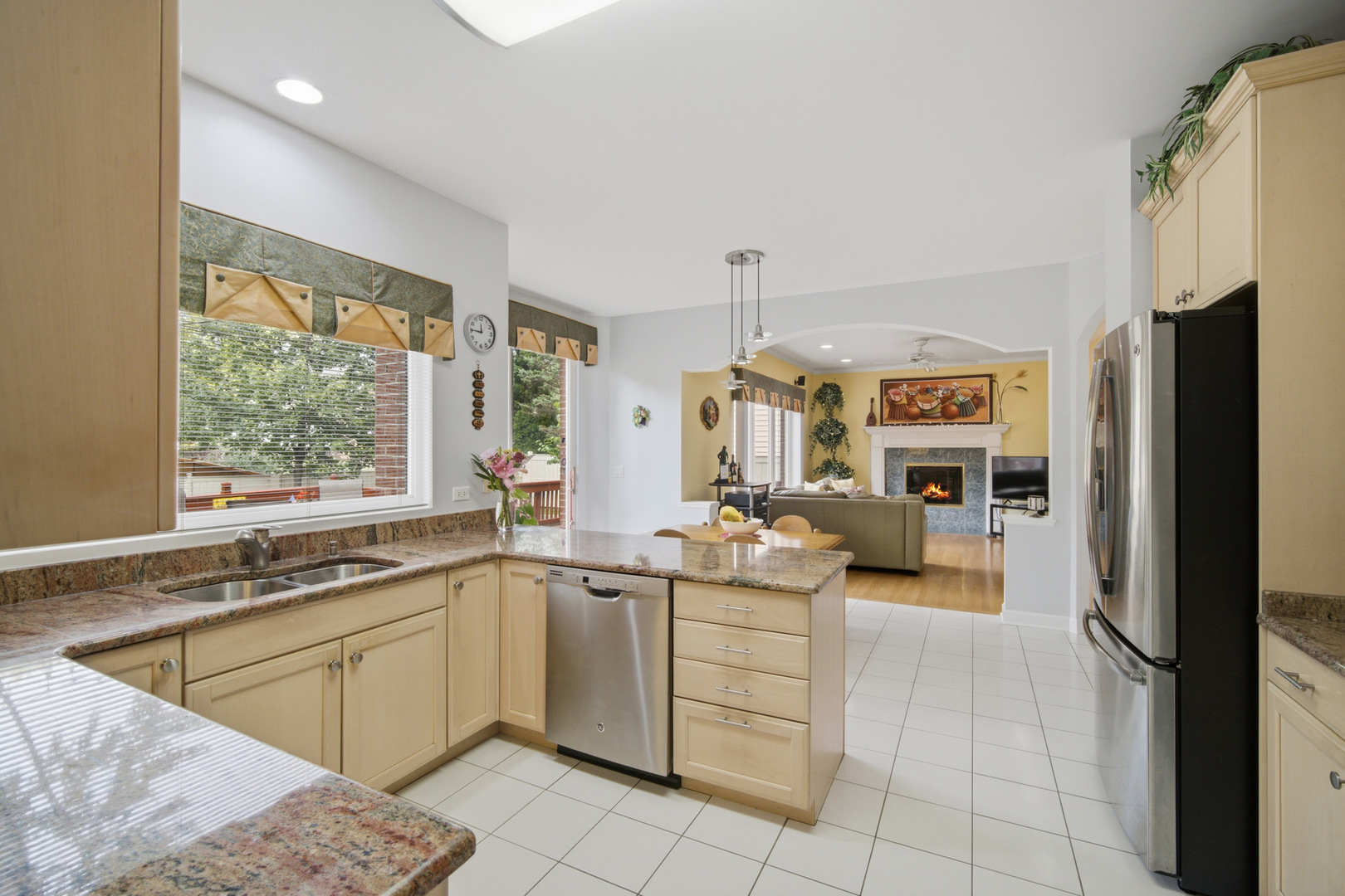 9254 Nagle Avenue Property Photo 7