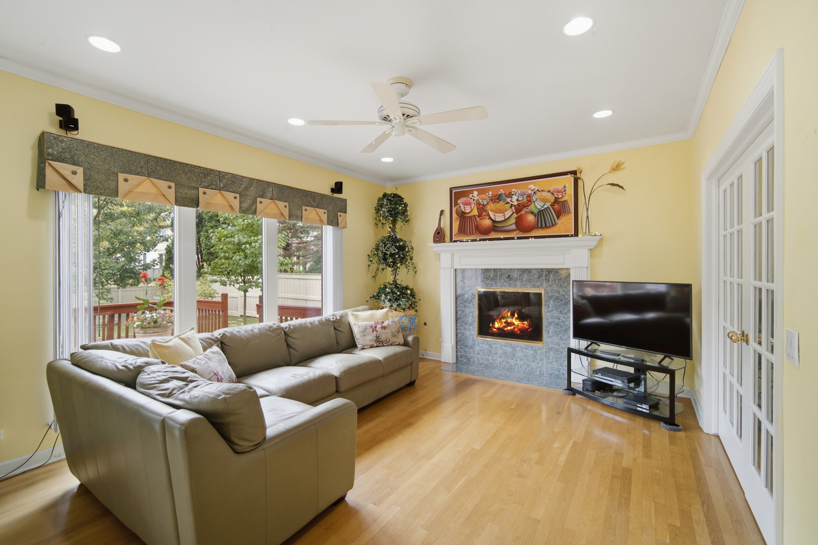 9254 Nagle Avenue Property Photo 12