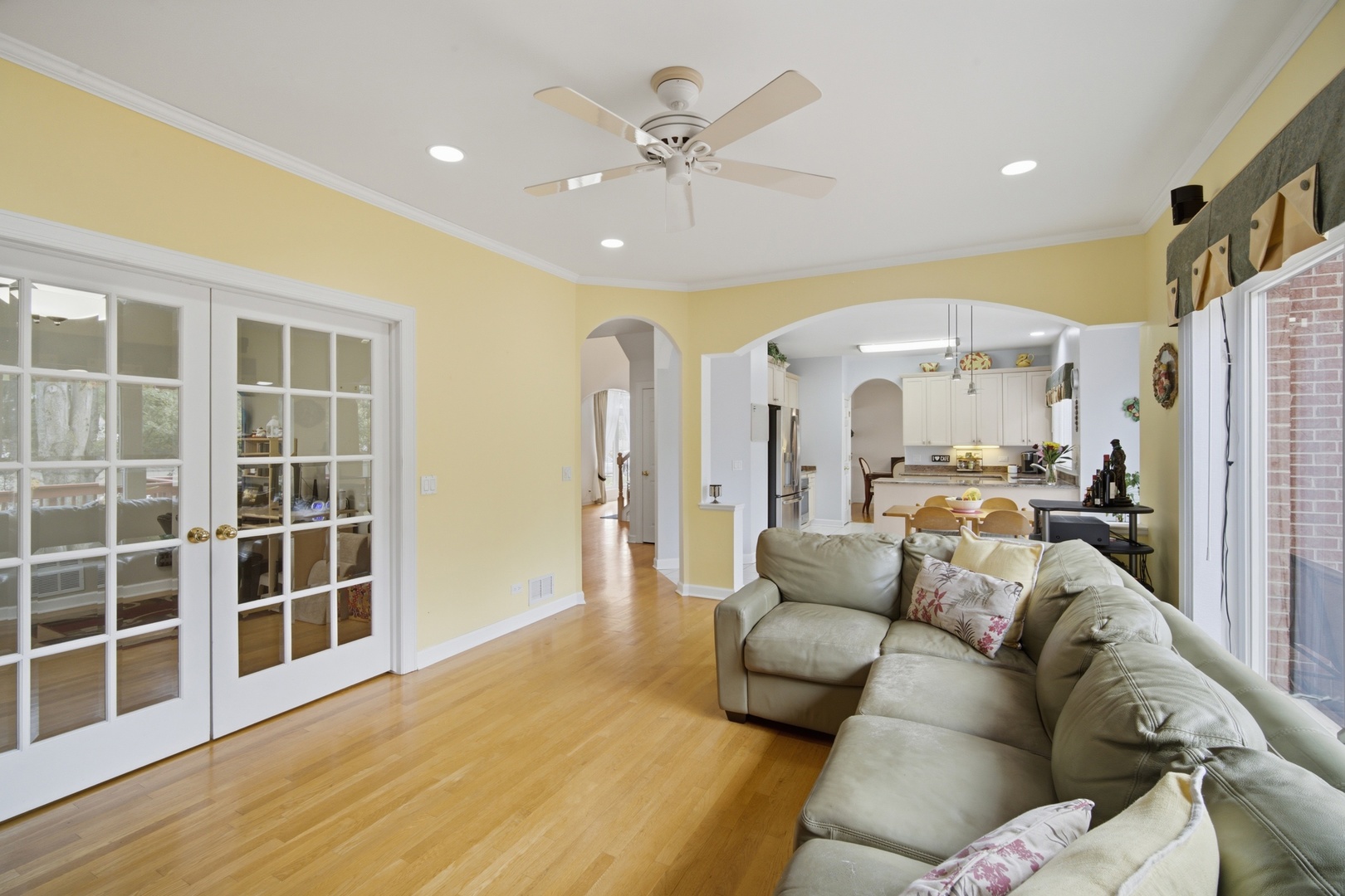 9254 Nagle Avenue Property Photo 13