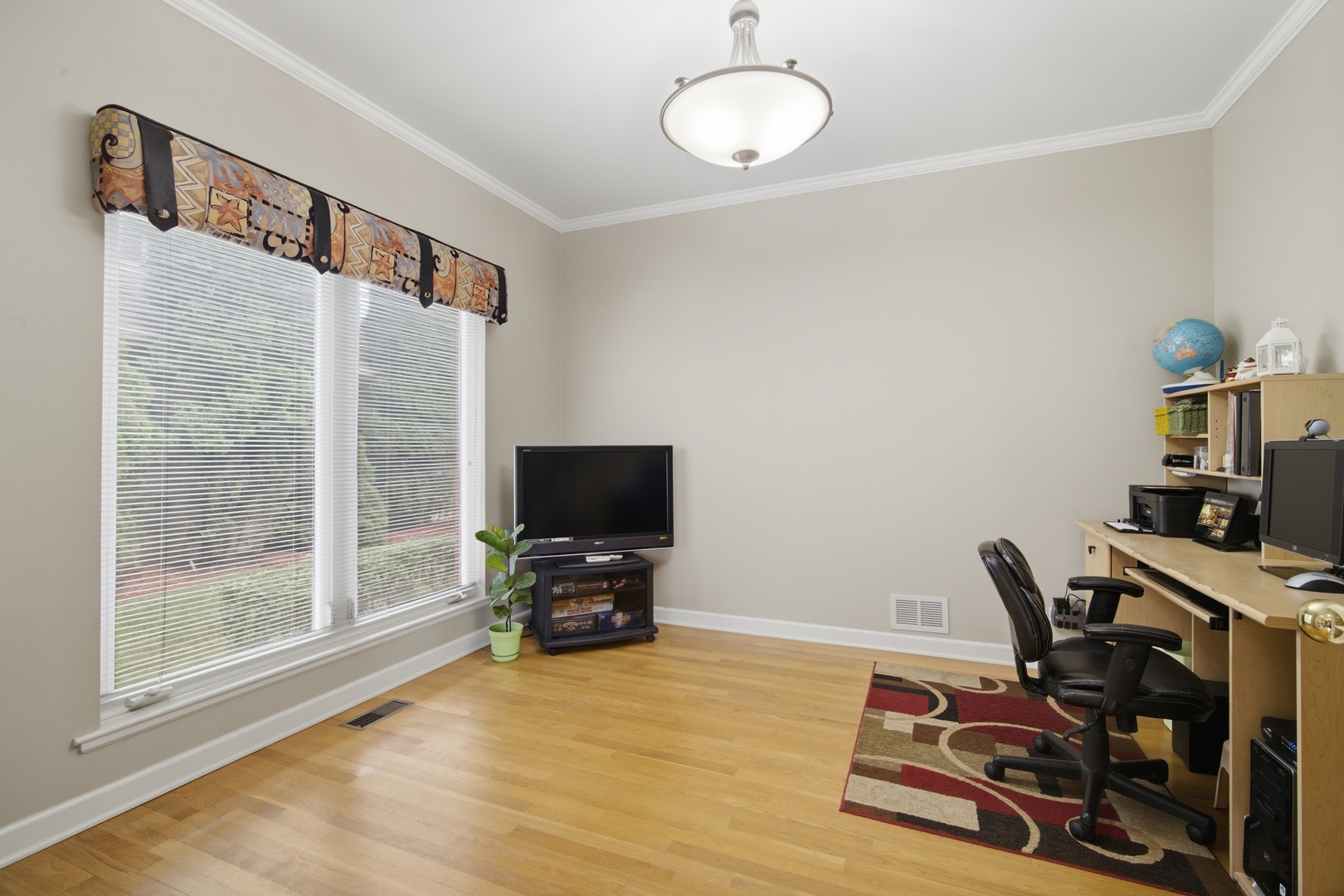 9254 Nagle Avenue Property Photo 14