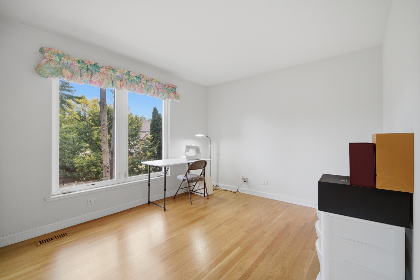 9254 Nagle Avenue Property Photo 21