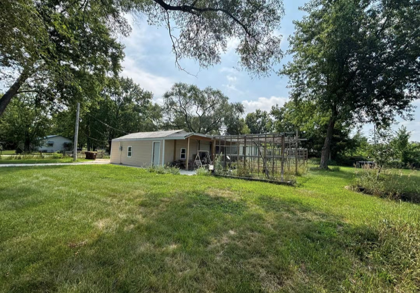 800 Lavern Avenue Property Photo 10