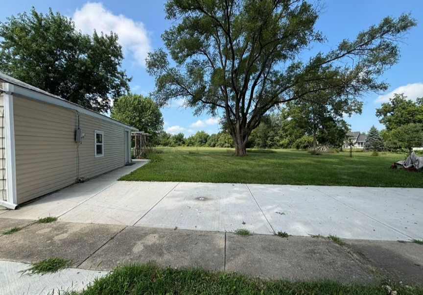 800 Lavern Avenue Property Photo 12