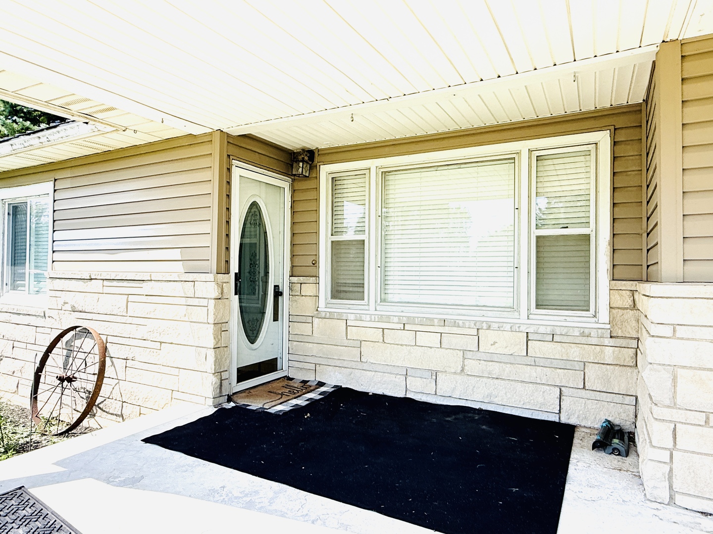 575 E Main Street Property Photo 1