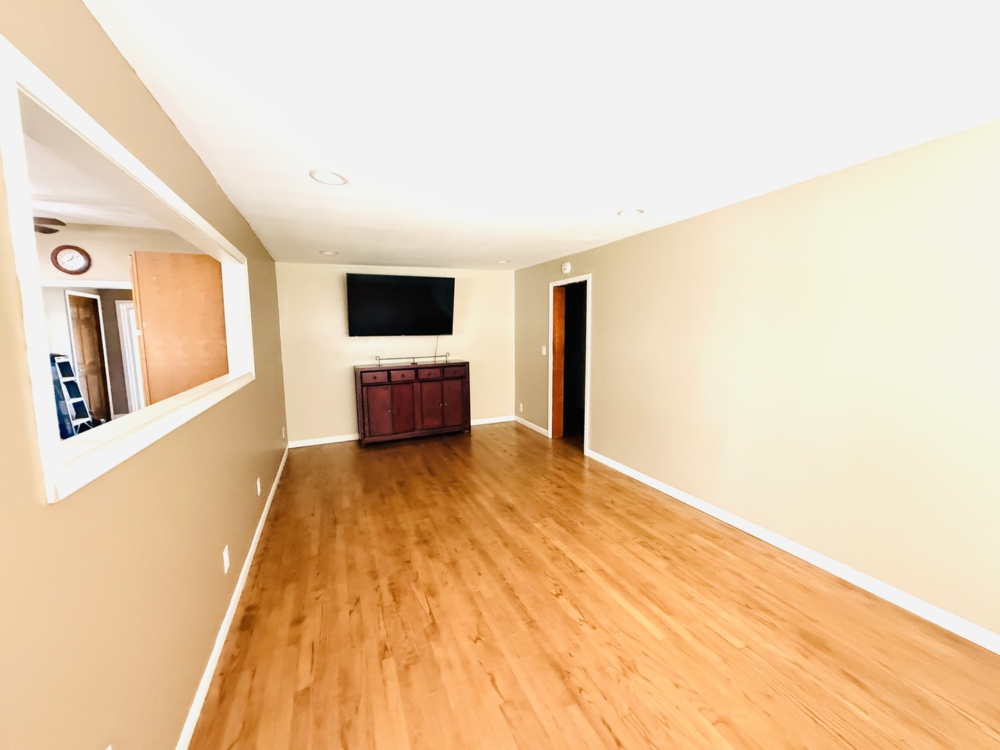 575 E Main Street Property Photo 7