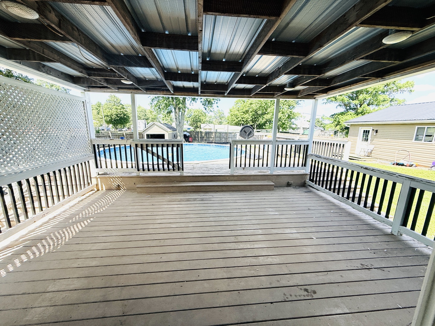 575 E Main Street Property Photo 15
