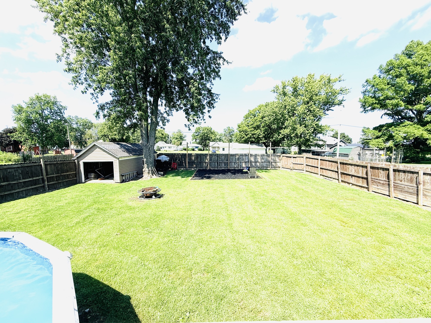 575 E Main Street Property Photo 16