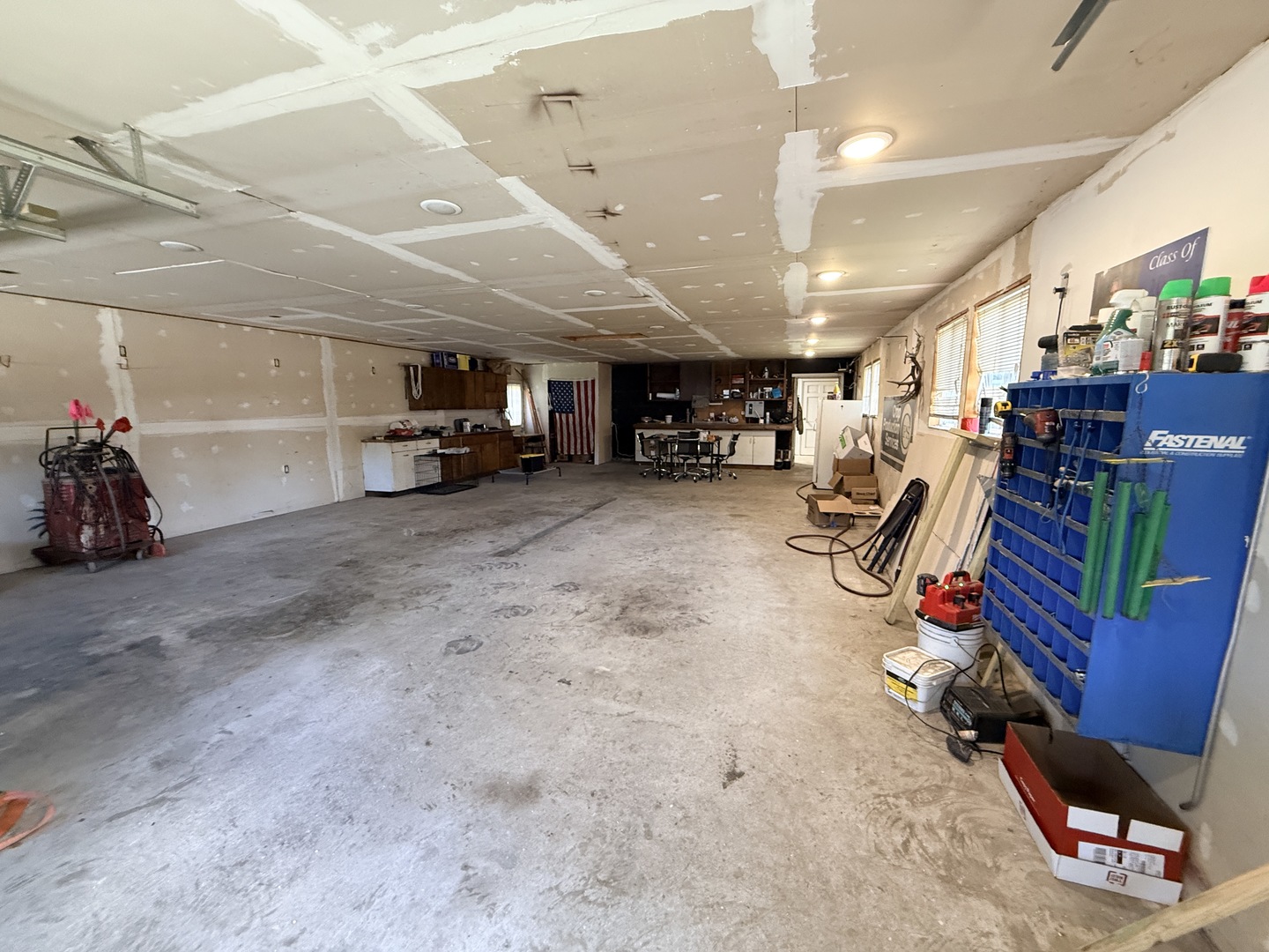 575 E Main Street Property Photo 17