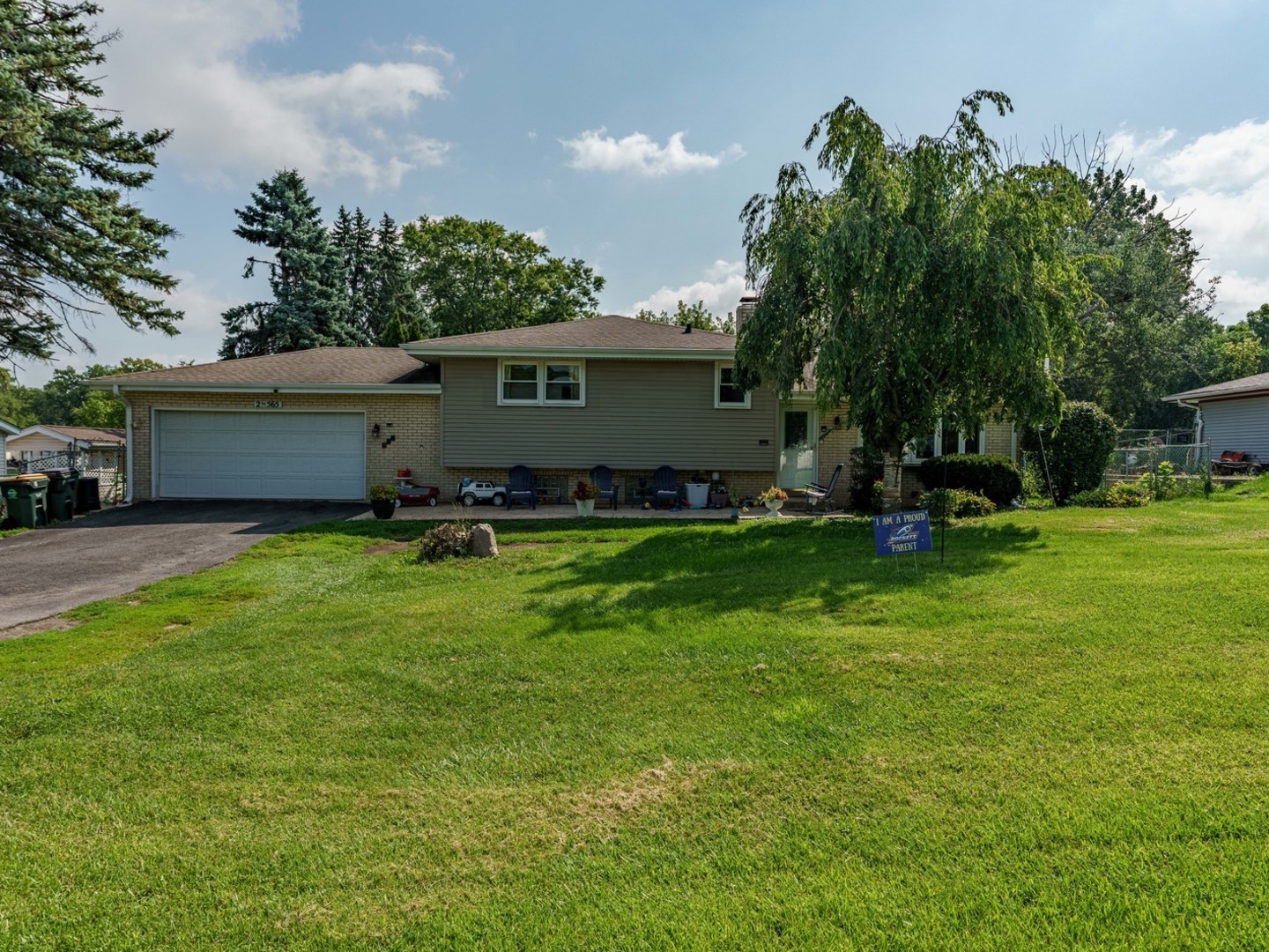 2N565 Euclid Avenue Property Photo 1