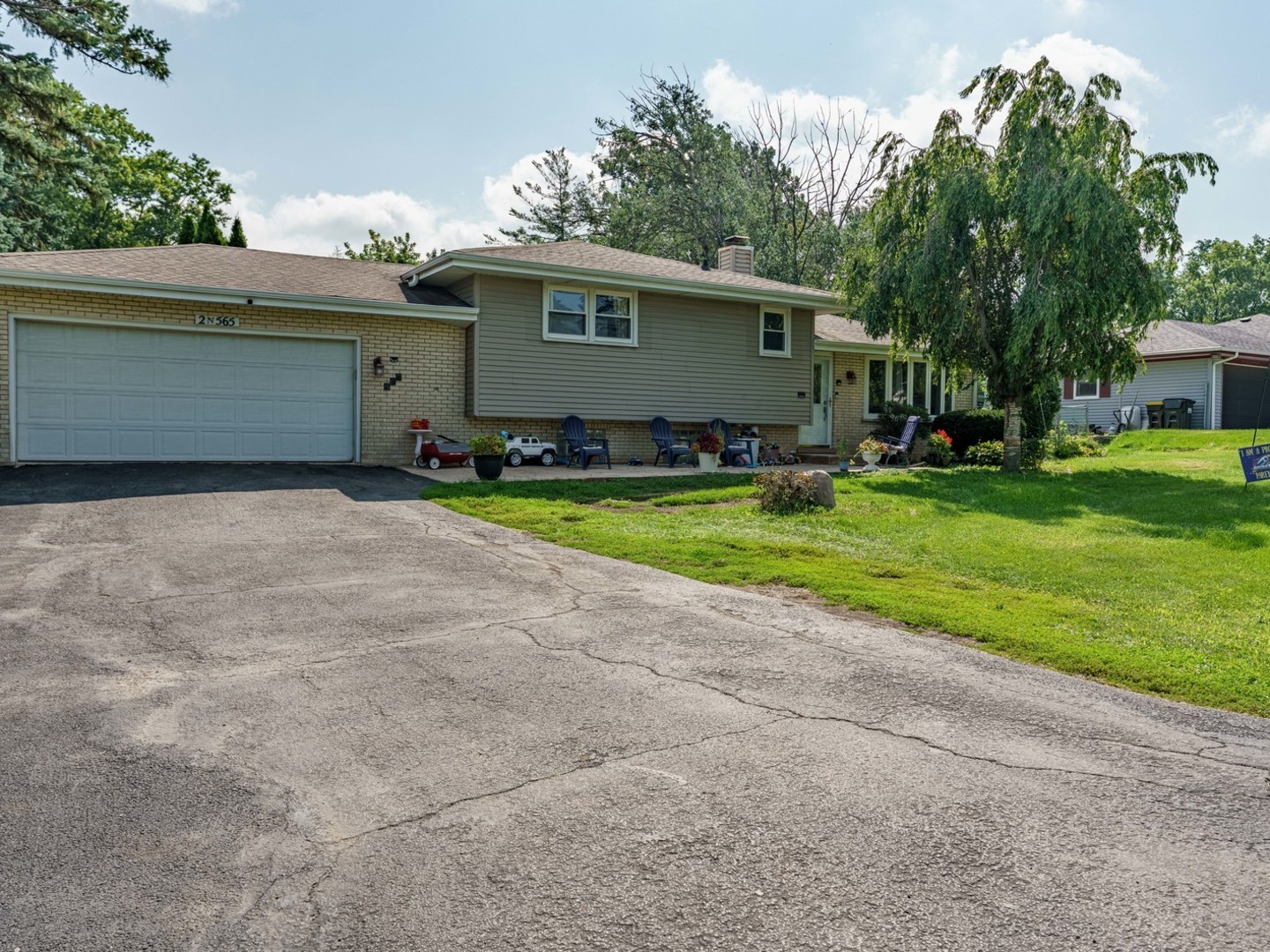2n565 Euclid Avenue Property Photo 2