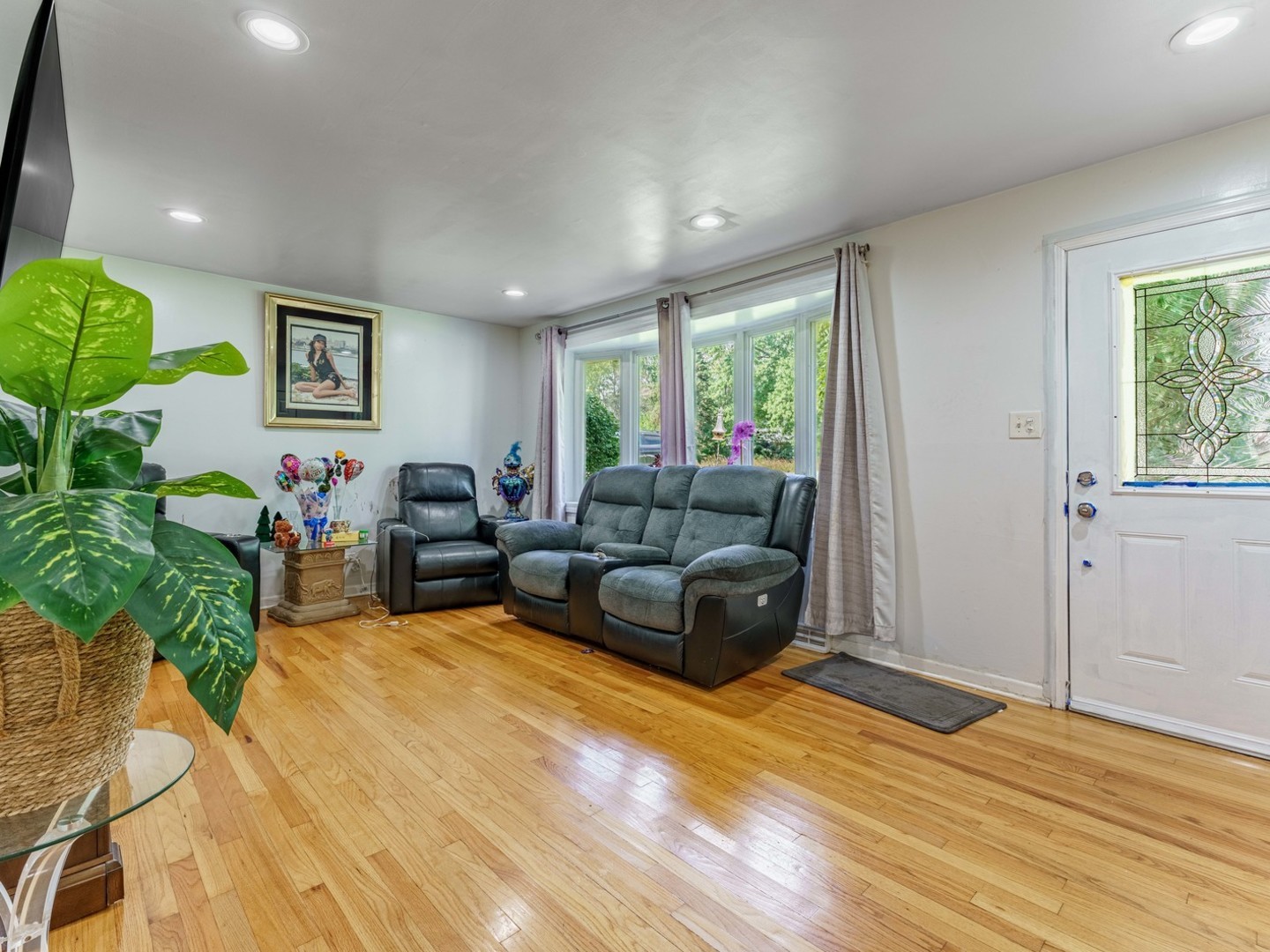 2n565 Euclid Avenue Property Photo 3