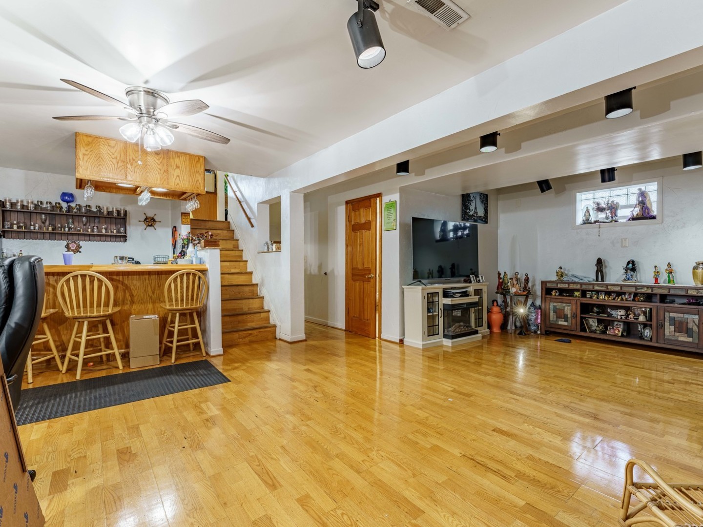 2n565 Euclid Avenue Property Photo 16