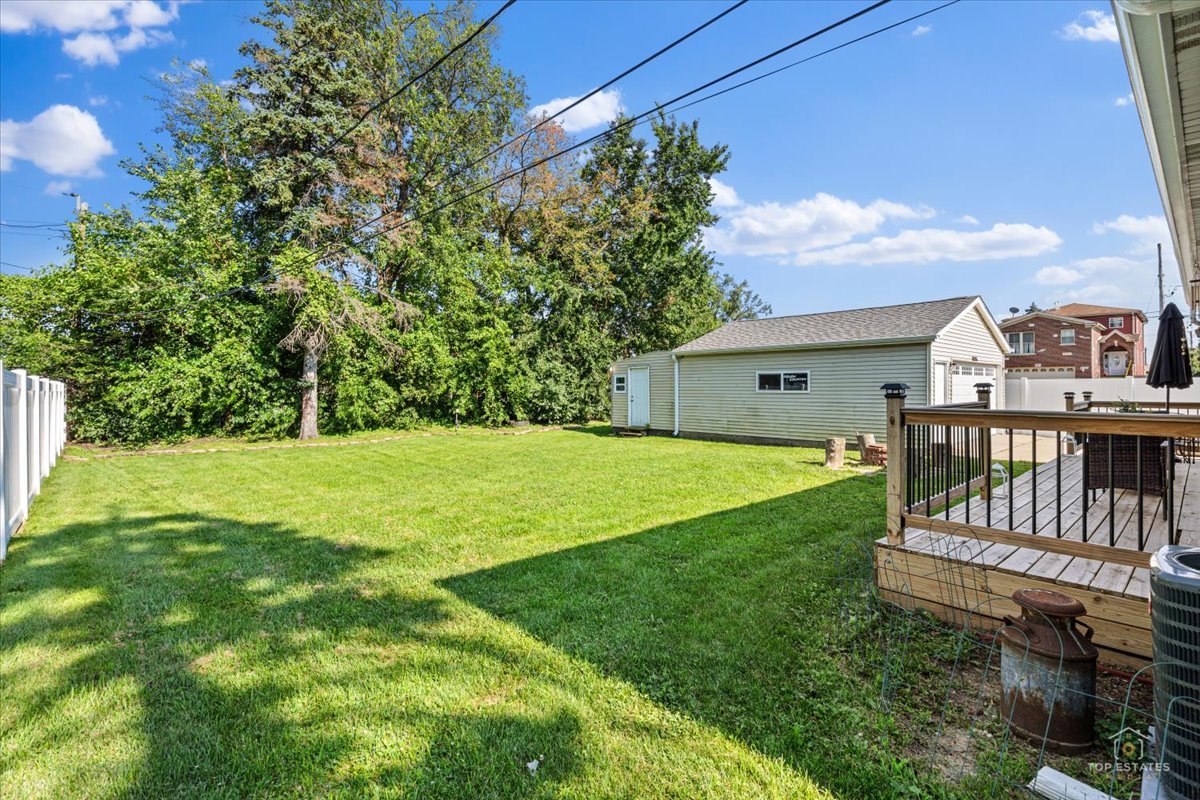2405 Sarah Street Property Photo 31