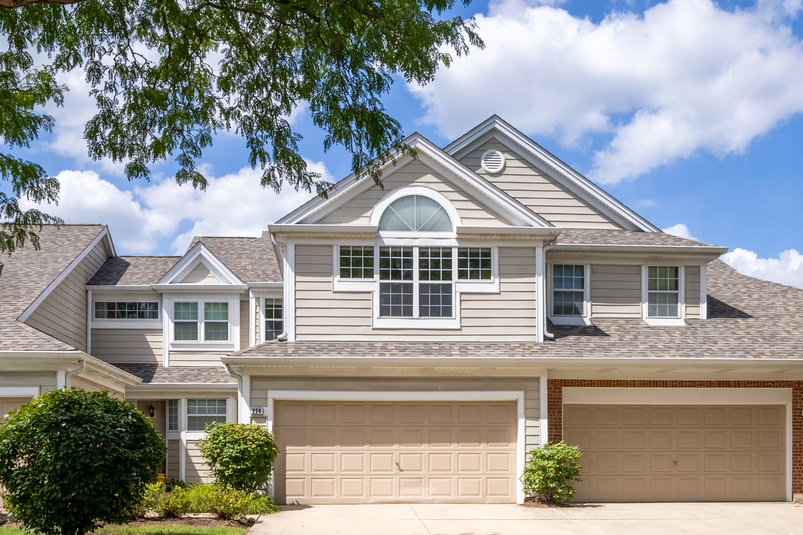224 Woodstone Circle Property Photo 1