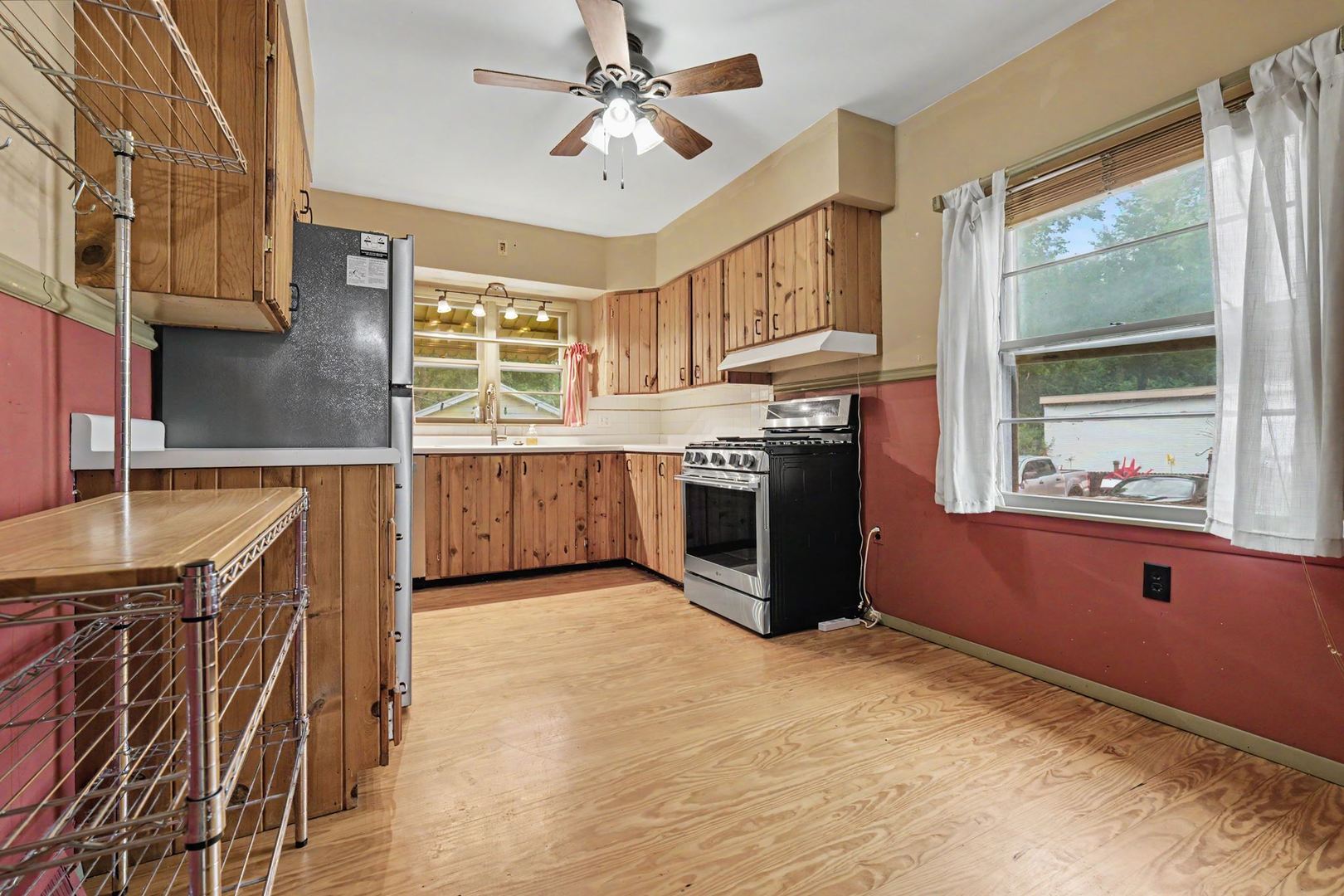 1508 N Linden Street Property Photo 5