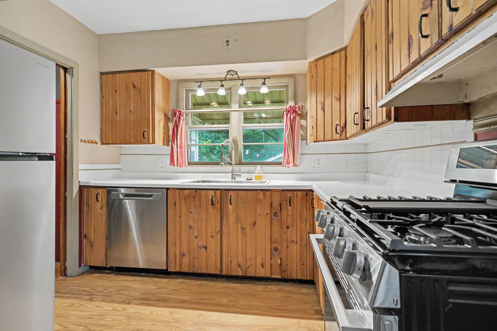 1508 N Linden Street Property Photo 7