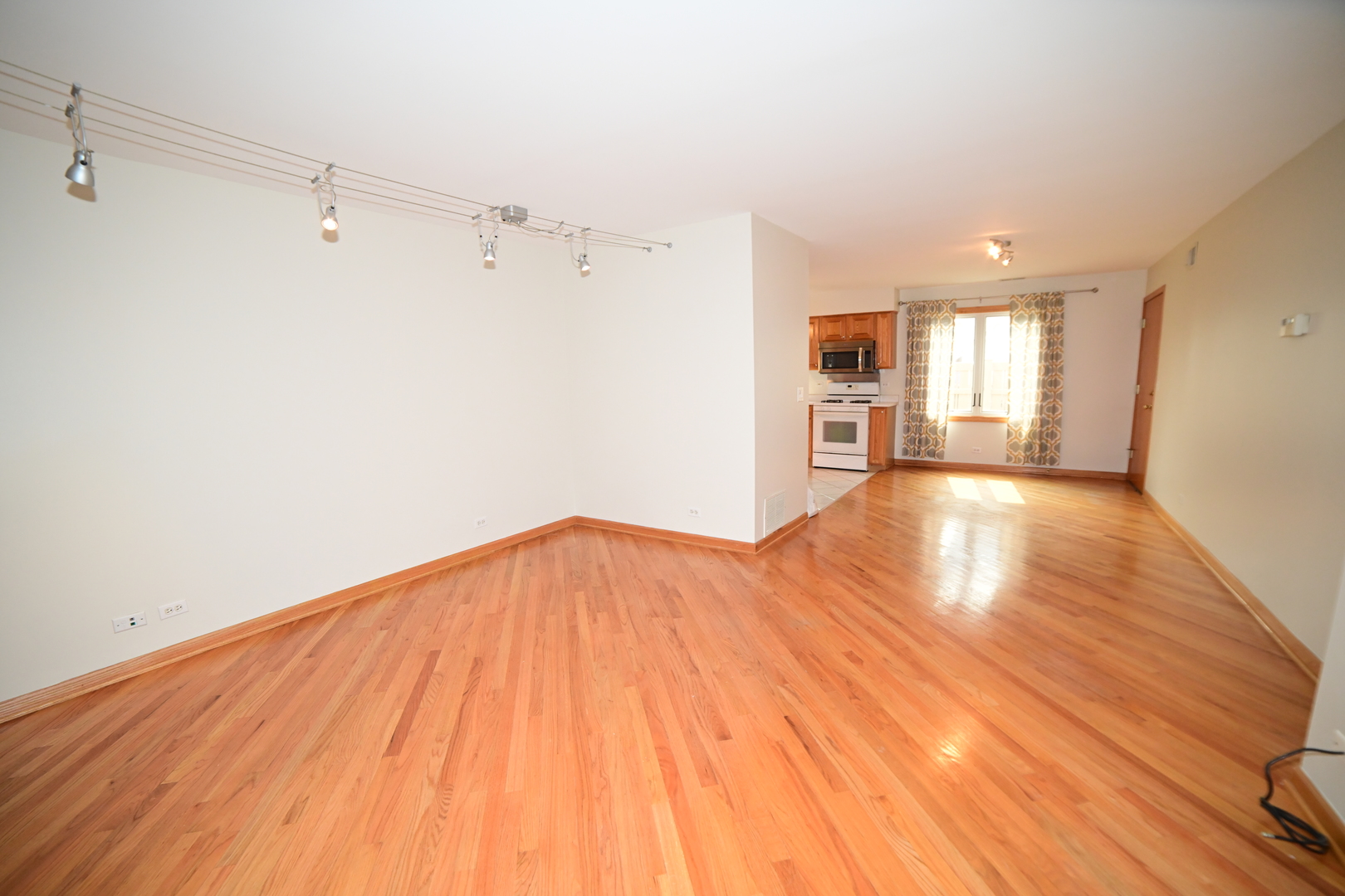 5805 W Eddy Street 1d Property Photo 4