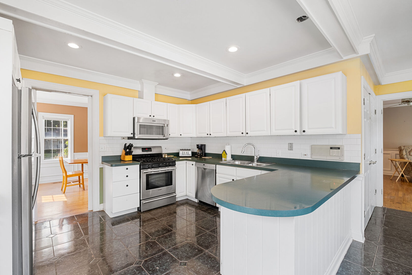 1316 Whitcomb Avenue Property Photo 4