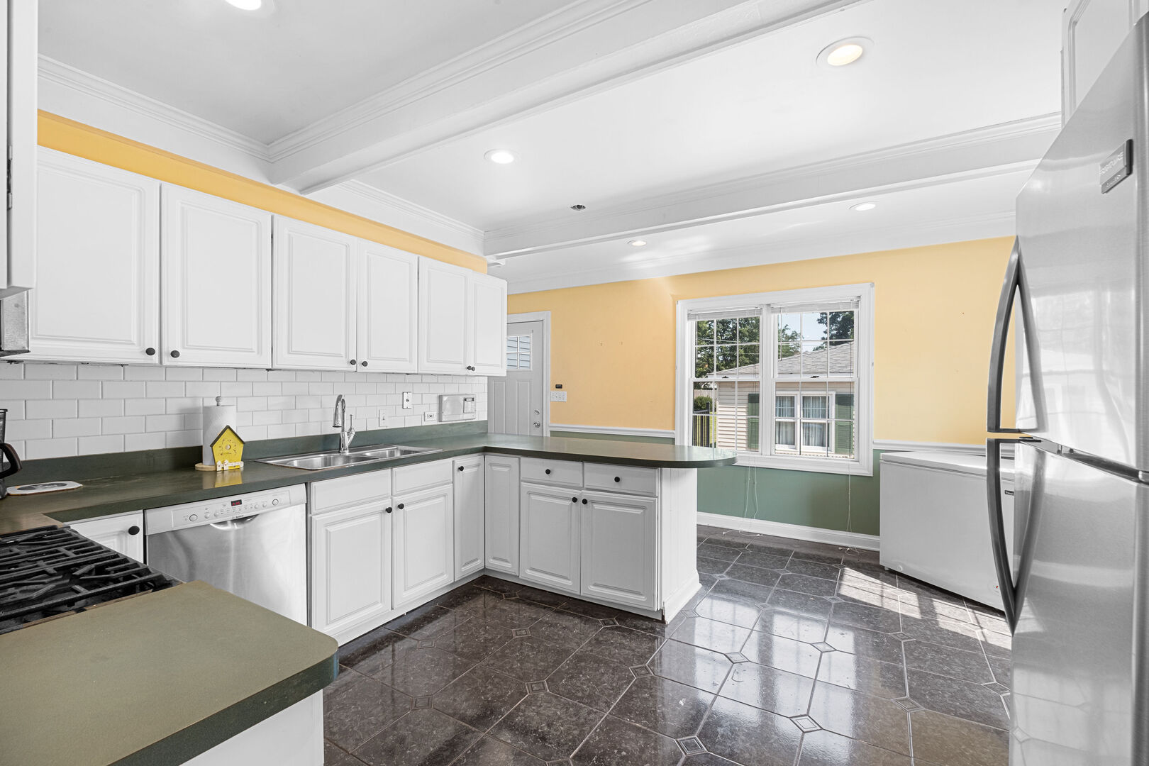 1316 Whitcomb Avenue Property Photo 6