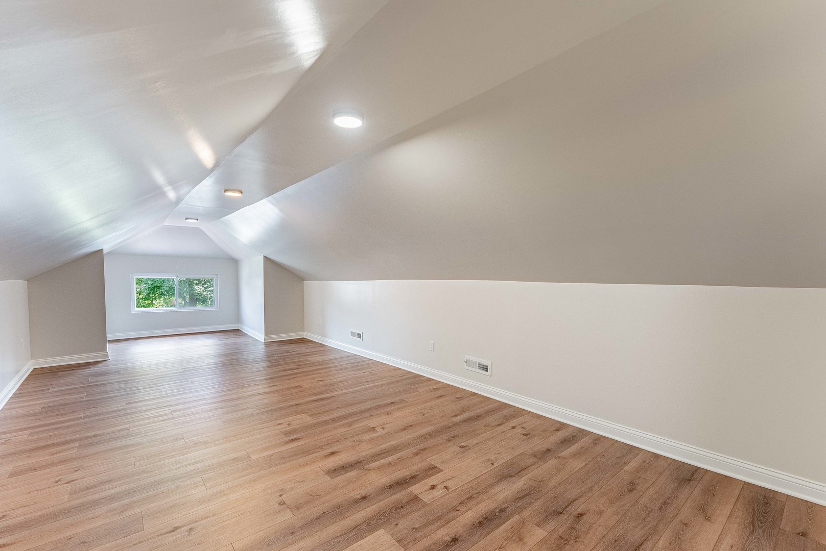 7526 S Honore Street Property Photo 20