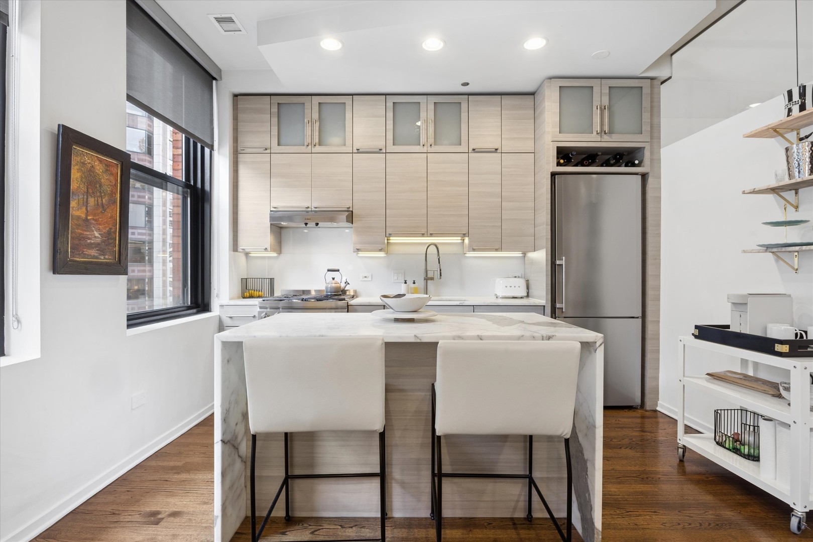 208 W Washington Street 1813 Property Photo 4