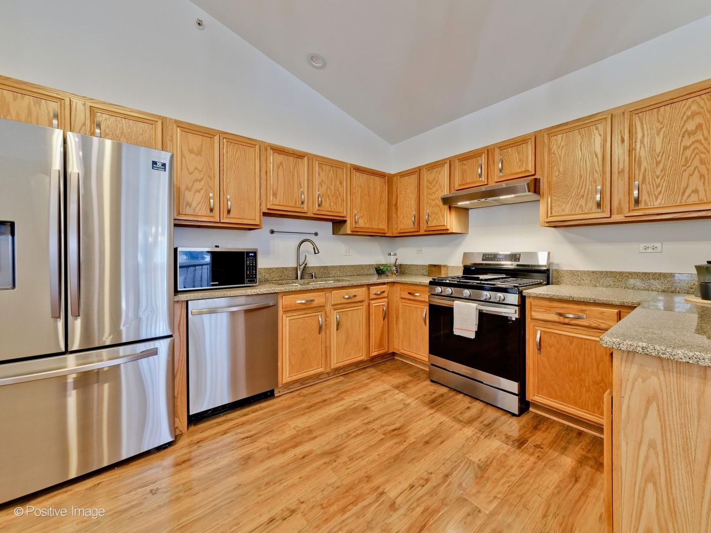 121 Commons Court Property Photo 13
