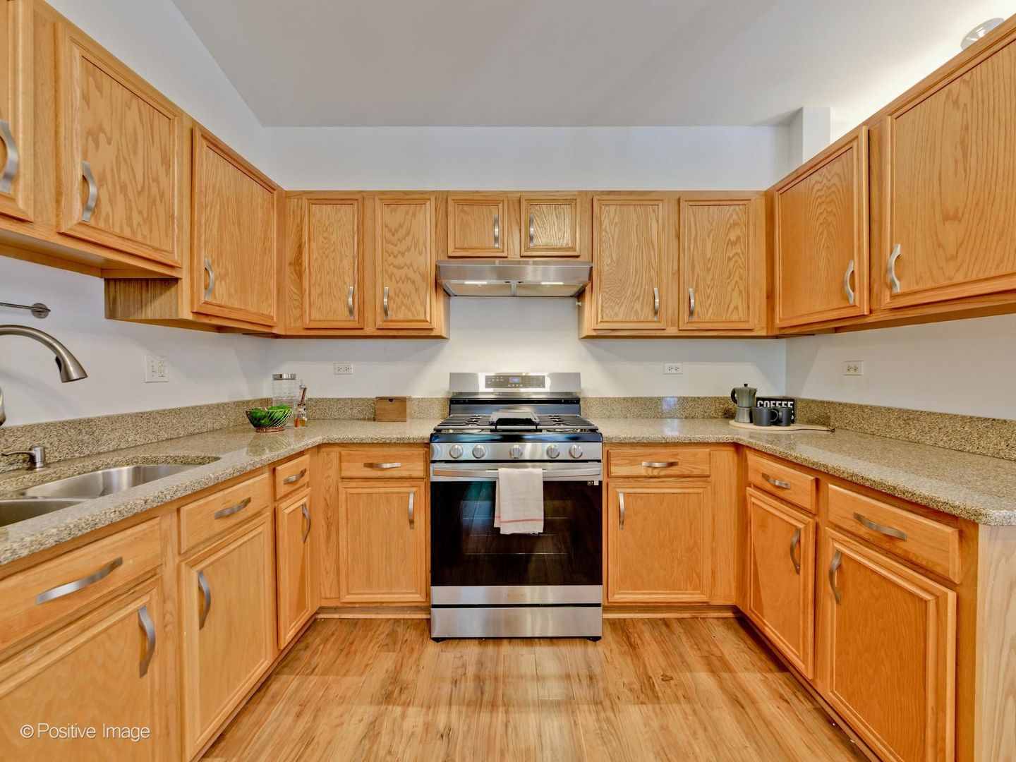 121 Commons Court Property Photo 14