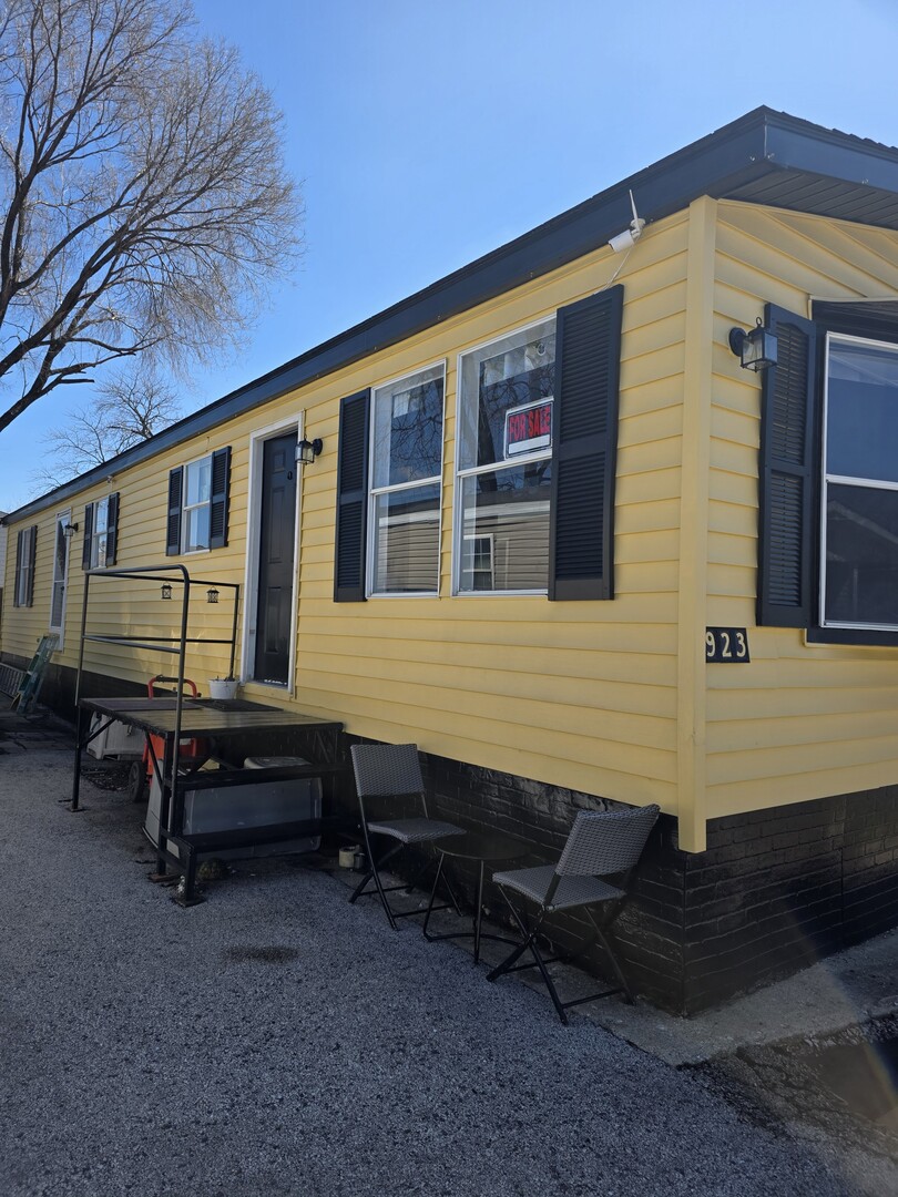 8800 S Harlem Avenue 923 Property Photo 1
