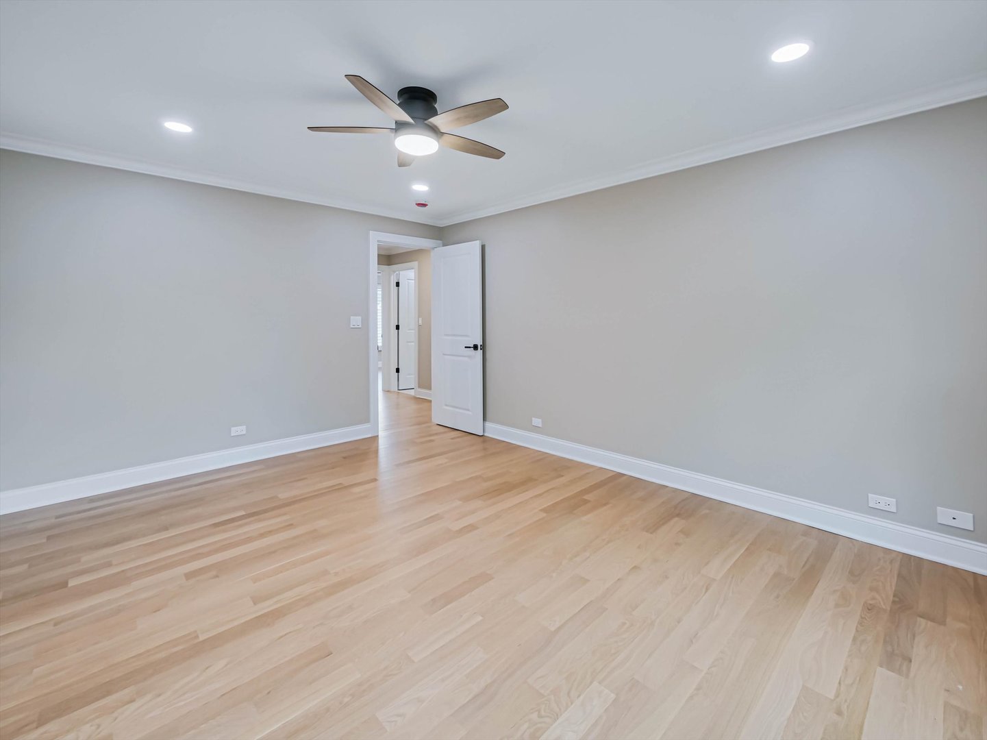 640 Downey Street Property Photo 44