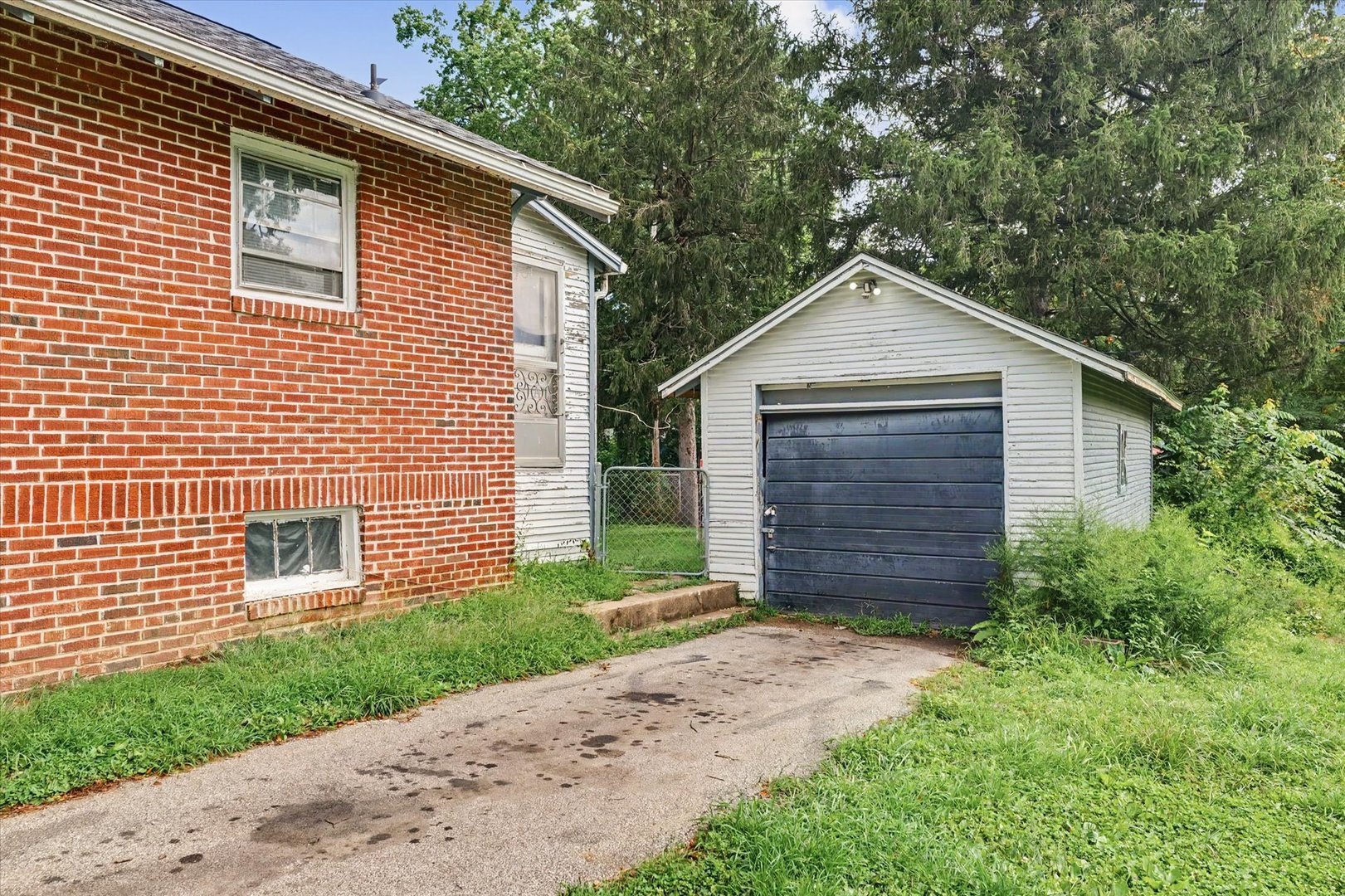 33 Delaware Avenue Property Photo 21