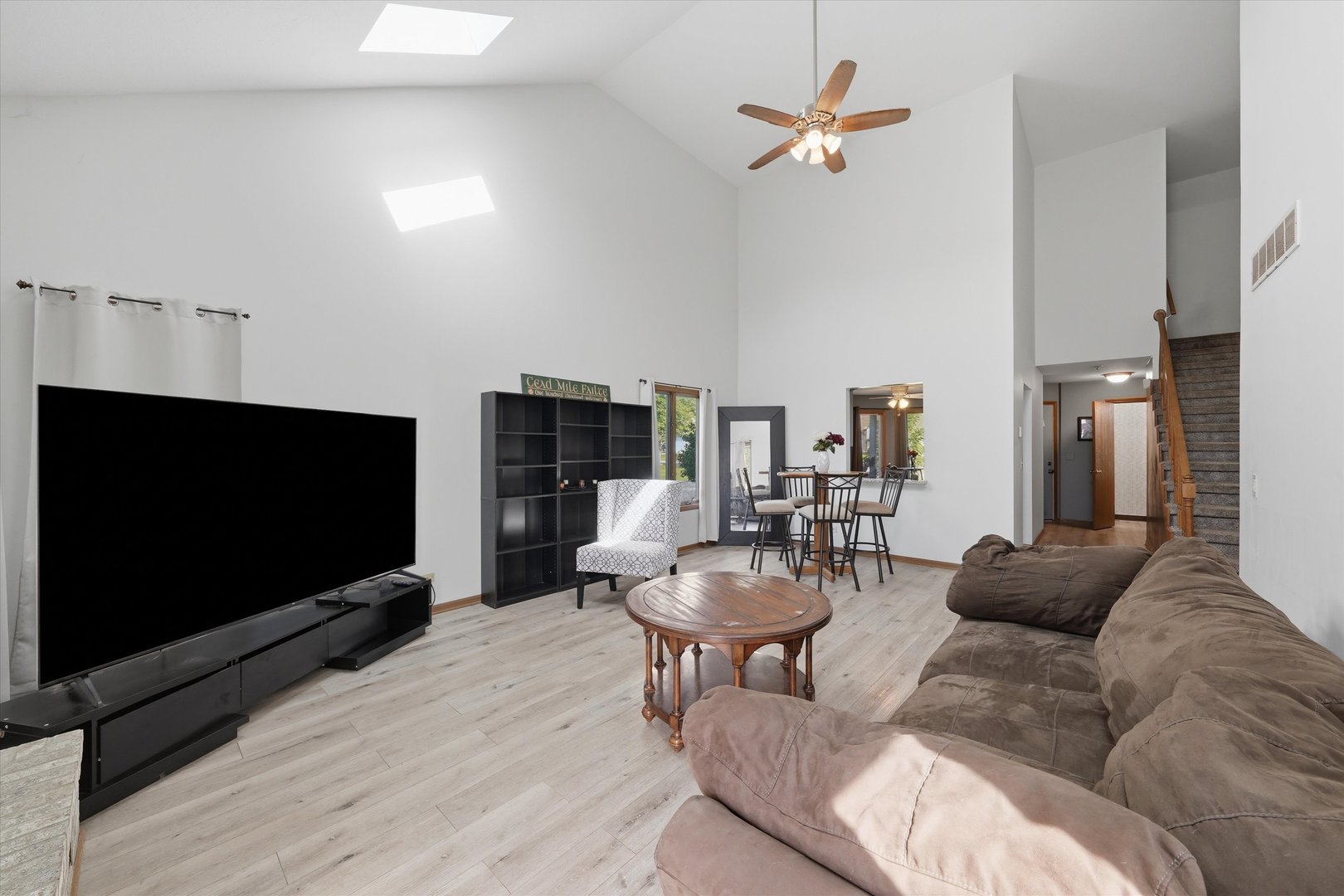 304 Grande Drive B Property Photo 5