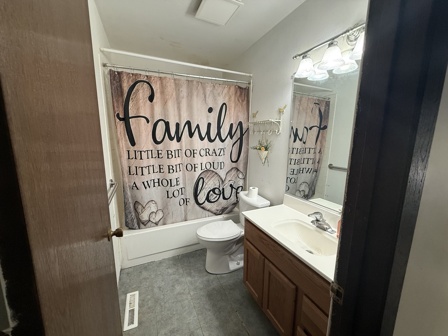 2505 Magnolia Lane Property Photo 5