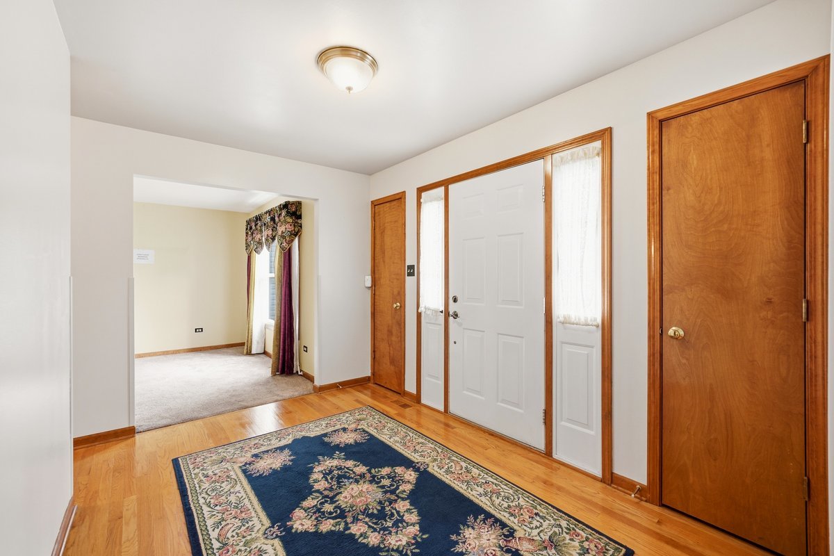 16020 S Howard Street Property Photo 2