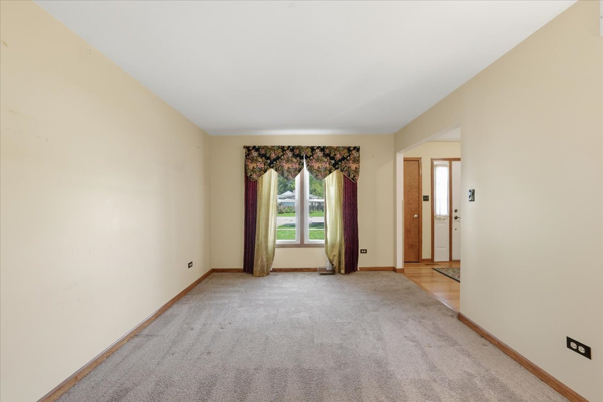 16020 S Howard Street Property Photo 4