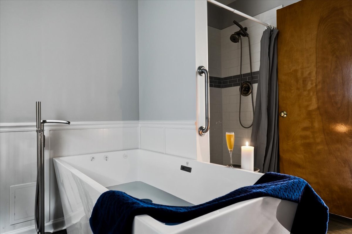 16020 S Howard Street Property Photo 23