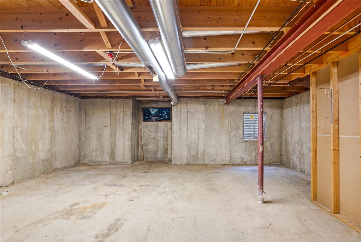 16020 S Howard Street Property Photo 29
