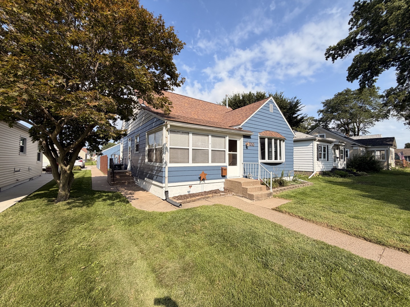 2010 46th Street Property Photo 2